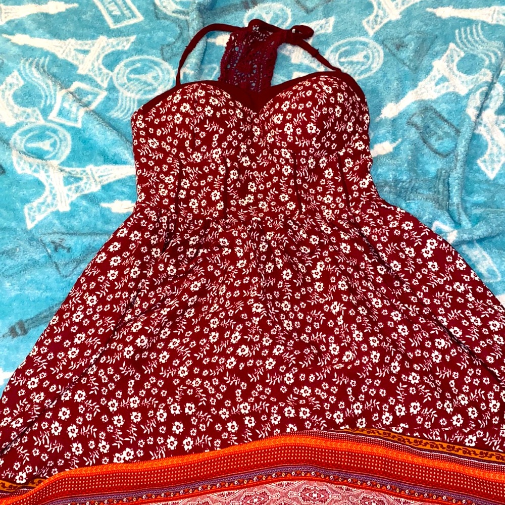 It’s a size small looks beautiful outside flower prints